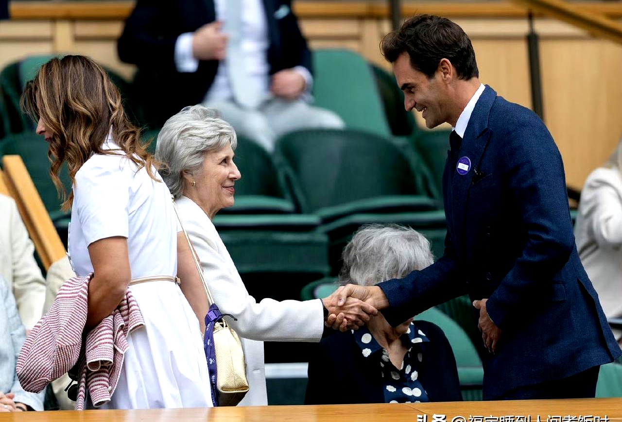 体育万博-表现优异首场状态出色，篮网观众沸腾！，费德勒重返赛场热度持续攀升的简单介绍-体育万博